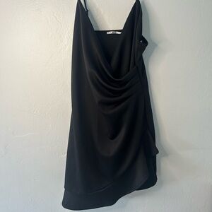 Amazing short and sexy black dress! All occasions.